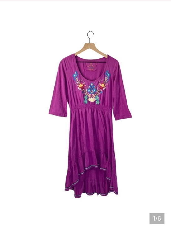 Johnny Was Dresses & Skirts - Johnny Was Purple Embroidered Scoop-Neck Midi Dress M